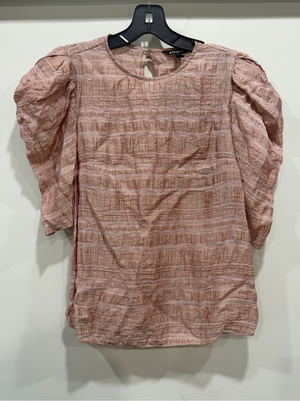Express Puff-Sleeve Textured Blouse in Dusty Pink